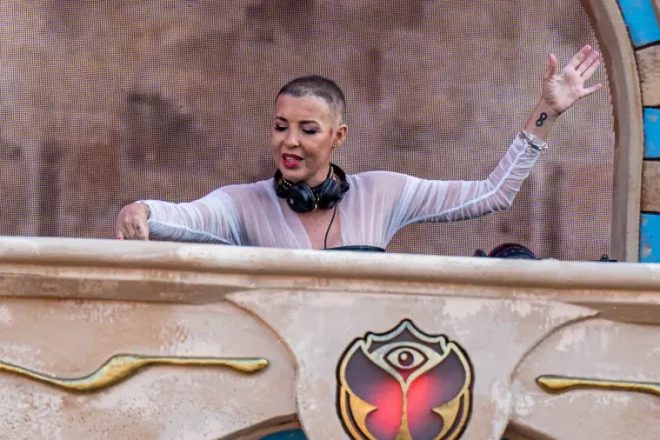 B Jones regresa al mainstage de Tomorrowland tras superar un cáncer