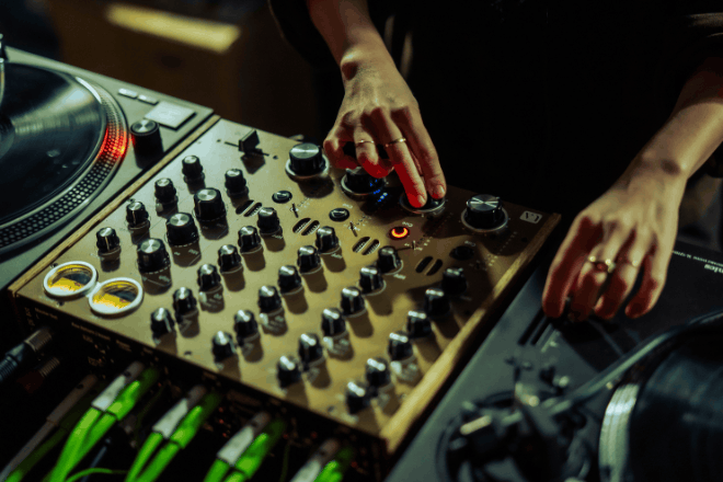 Union Audio lanza una edición limitada de su mixer Four.Valve para celebrar los 55 años del Technics SL-1200