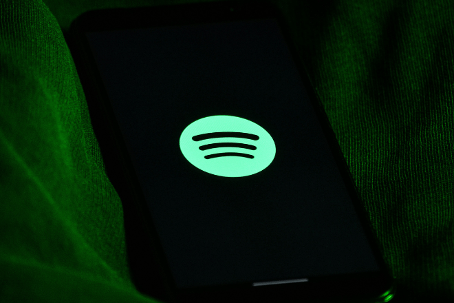 Spotify podría estar dando prioridad a 'ghost artists' para ahorrar en royalties