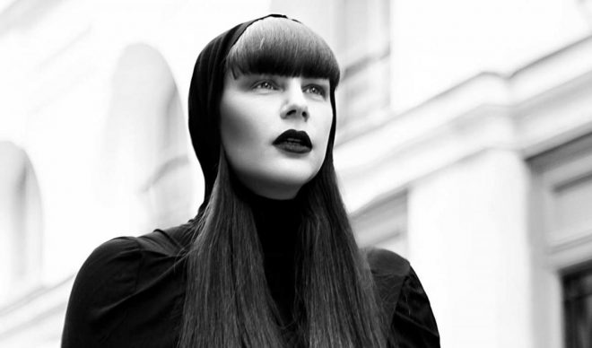 Arrancamos la semana escuchando  un set de Miss Kittin