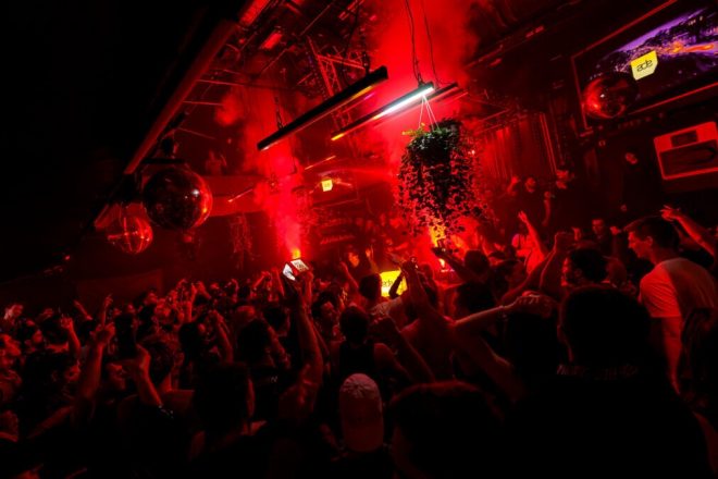 La policía investiga varios ataques con gas lacrimógeno durante el Amsterdam Dance Event 2026