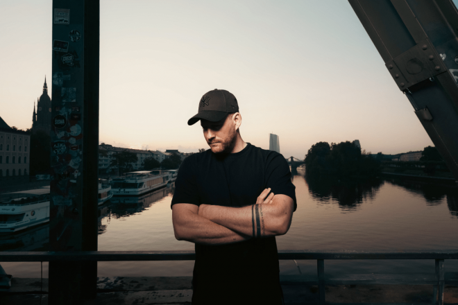PETER PAHN lanza ENIGMATIC RECORDS con su single debut "Open The Gate"