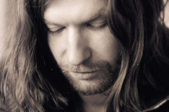 Aphex Twin deja caer que actuará en el field day 2023 con una críptica web