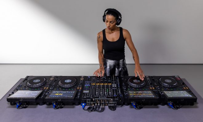 La presencia femenina en la electrónica sigue creciendo, pero a un ritmo lento, según el IMS Business Report 2026