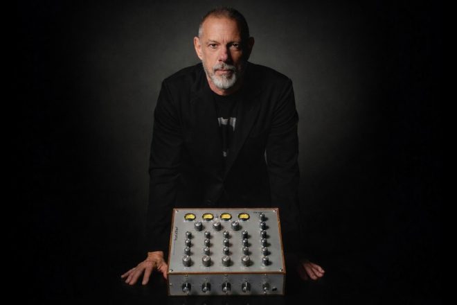 Trust a Thief: Eric Hilton (Thievery Corporation) y RESØR presentan su nuevo rotary mixer