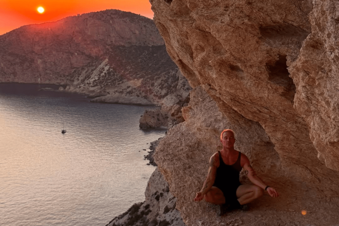 Diplo regresa a Es Vedrà tras la sanción por su fiesta ilegal en Ibiza