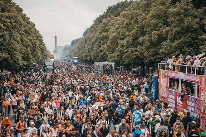 Rave The Planet 2026 en Berlín: 400.000 personas en las calles para defender la cultura techno
