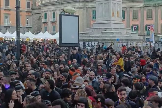 Miles de personas protestan ante las futuras leyes "anti-raves" en Italia